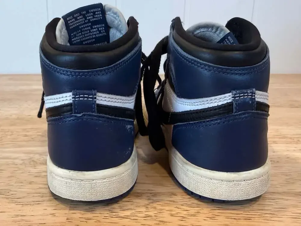 Air Jordan 1 Retro High OG 'Midnight Navy' Sneakers kids Size 2Y